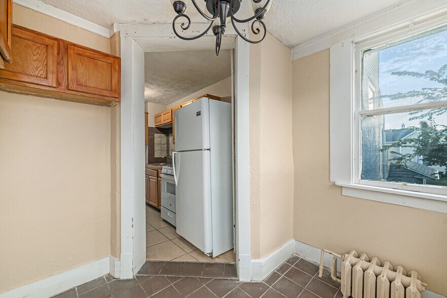 More Photos Of 2501 Poppleton Ave, Omaha Apartments For Sale