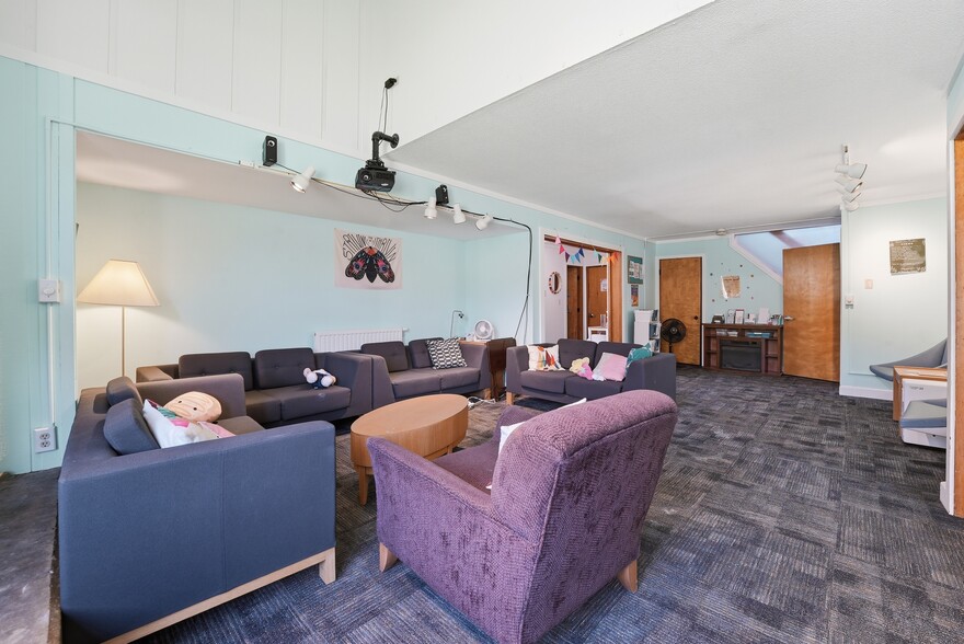 More Photos Of 893 West St, Amherst Schools For Sale