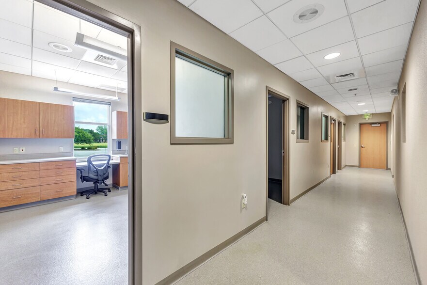 More Photos Of 2141 Lime Kiln Rd, Green Bay Medical For Sale