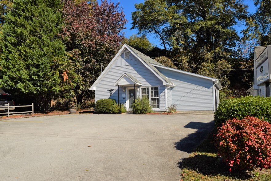 More Photos Of 334 N Broad St, Toccoa Office For Sale