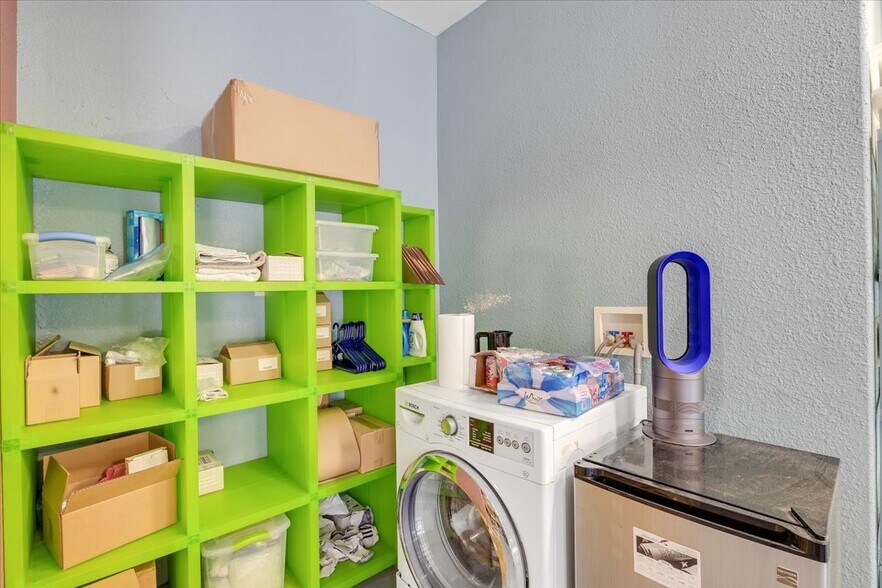 More Photos Of 18855 Microtronics, Sonora Industrial For Sale