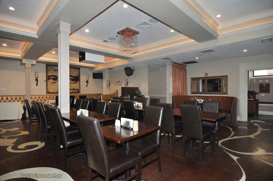 More Photos Of 146 Acorn St, Providence Freestanding For Sale