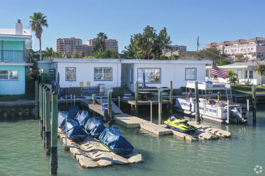 More Photos Of 629 Bay Esplanade, Clearwater Beach Specialty For Sale