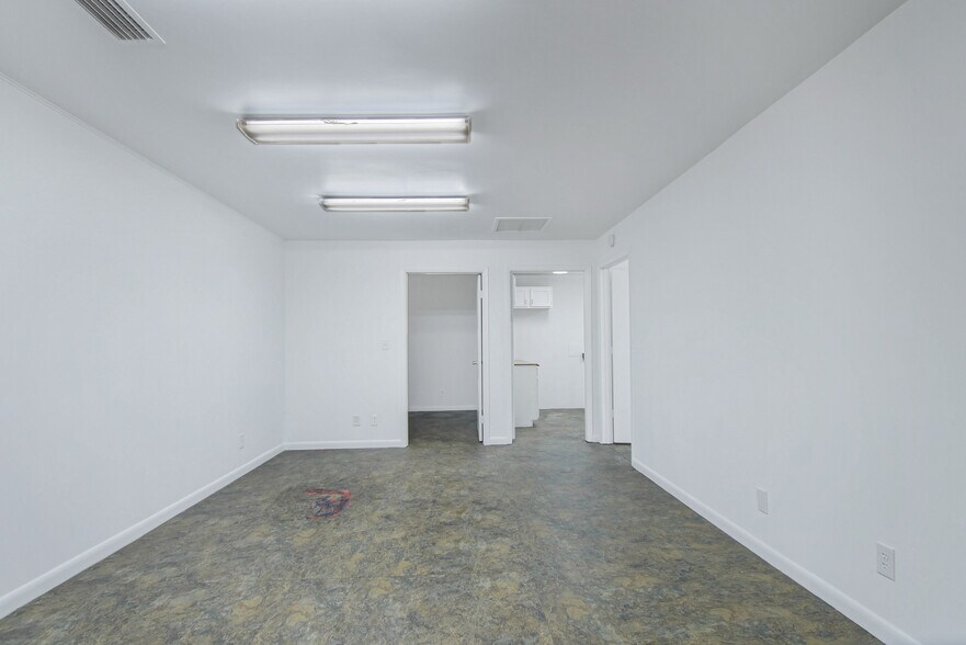 More Photos Of 1873 Everlee Rd, Jacksonville Industrial For Sale