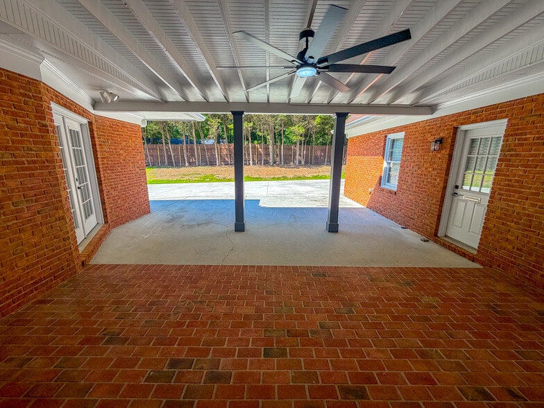 More Photos Of 2100 Gravel Springs Rd, Buford Medical For Sale