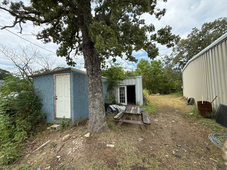 More Photos Of 10015 FM 751, Quinlan Flex For Sale