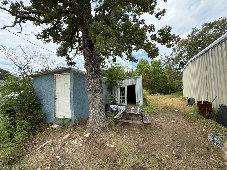 More Photos Of 10015 FM 751, Quinlan Flex For Lease