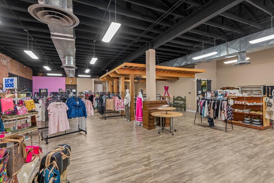 More Photos Of 112 Austin Ave, Lamesa General Retail For Sale
