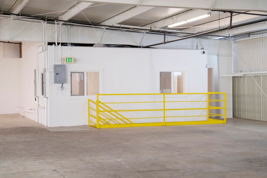 More Photos Of 120 Brush St, Ukiah Warehouse For Lease