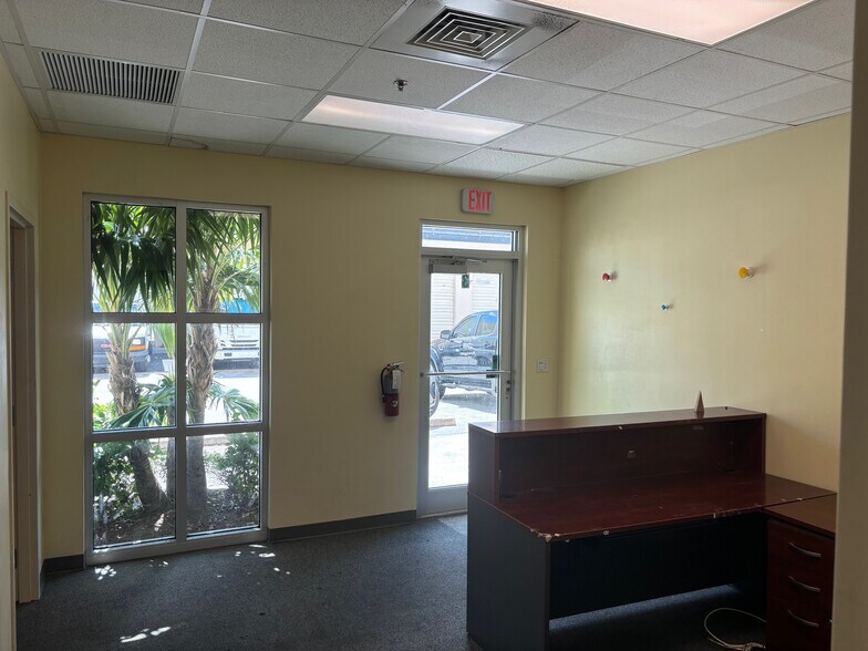 More Photos Of 10376 W State Road 84, Davie Warehouse For Lease