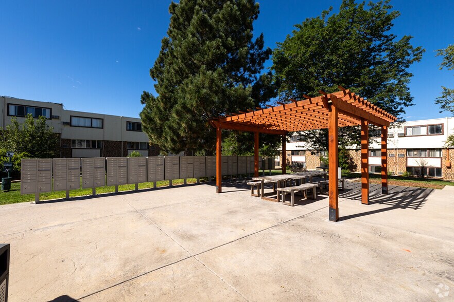 More Photos Of 2025 Jerry Murphy Rd, Pueblo Apartments For Sale