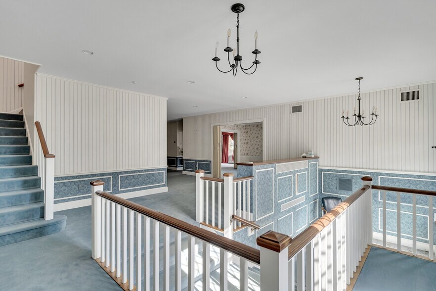 More Photos Of 786 Mount Auburn St, Watertown Funeral Home For Sale