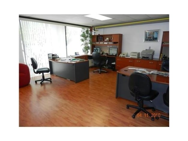 More Photos Of 7030-7038 NW 50th St, Miami Warehouse For Lease