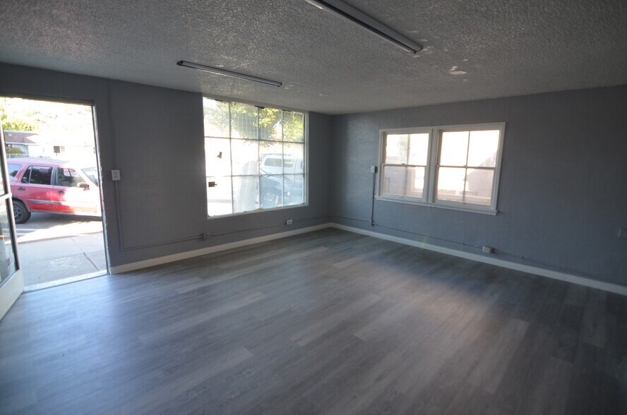More Photos Of 5120 Huntington Dr S, Los Angeles General Retail For Lease