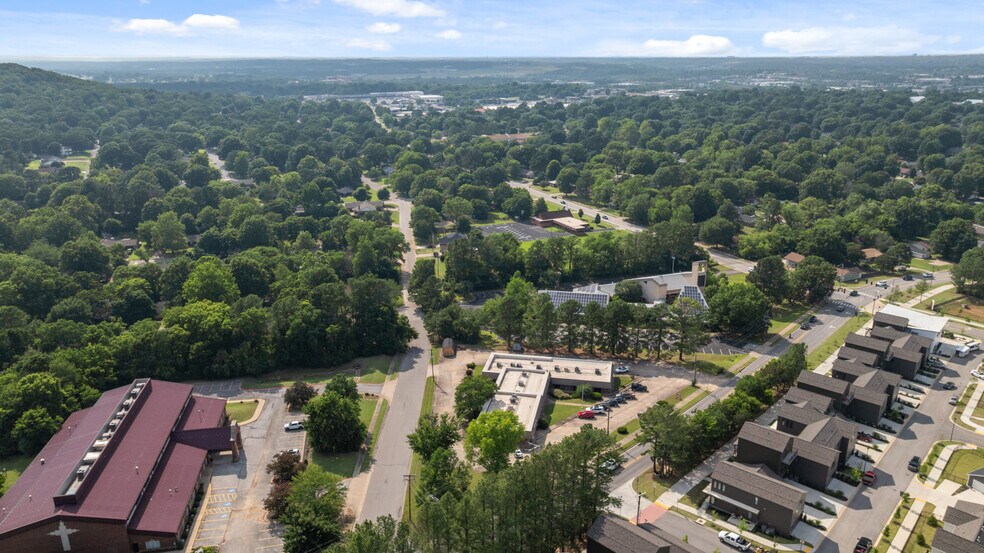 More Photos Of 2863 Old Missouri Rd, Fayetteville Office For Lease