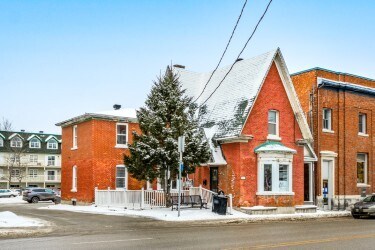 Primary Photo Of 127 Rue Queen, Sherbrooke Office Residential For Sale