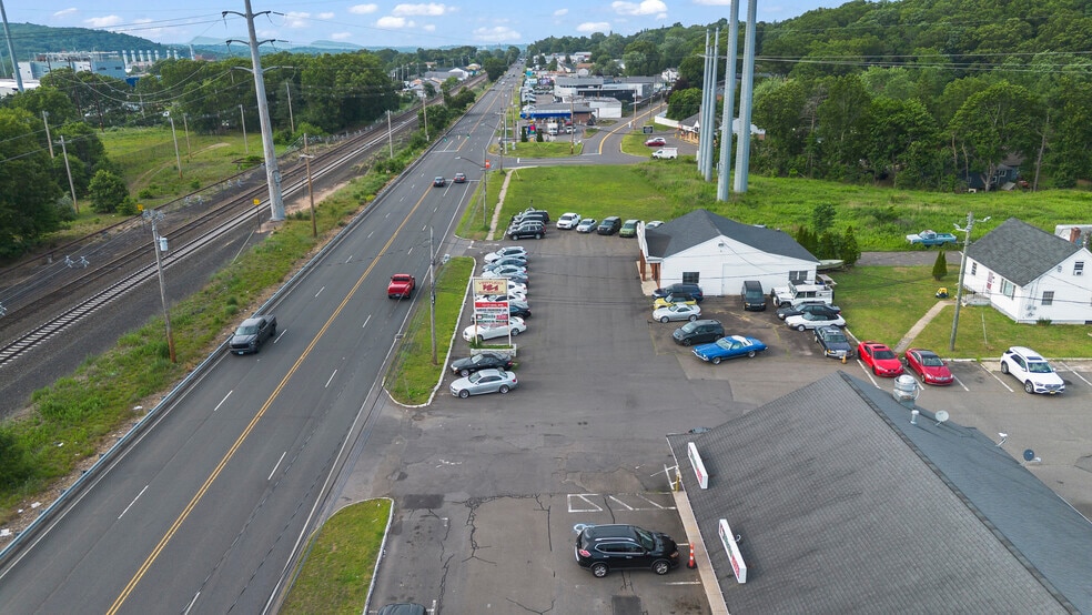 More Photos Of 846-850 S Colony Rd Rd, Wallingford Storefront For Sale