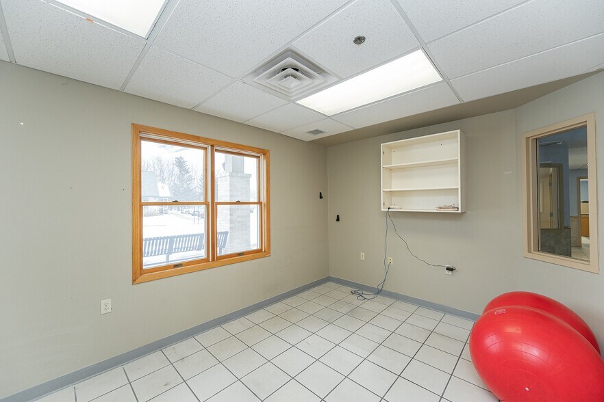 More Photos Of 202 5th St SE, Kasson Flex For Sale