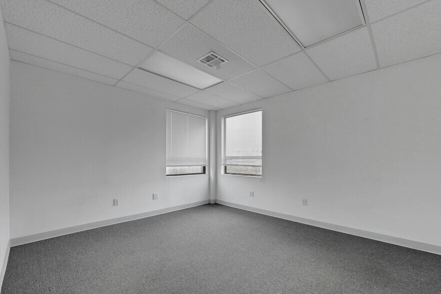 More Photos Of 117 Central Ave, Hackensack Office Residential For Lease
