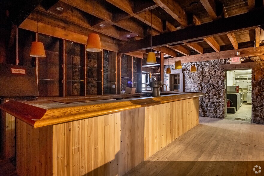 More Photos Of 510 Summit Ave, Jersey City Restaurant For Sale