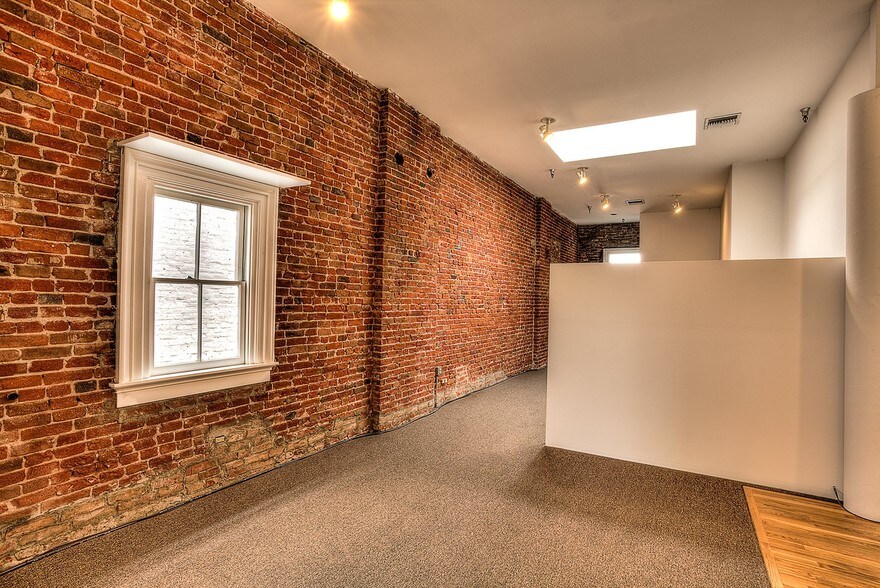 More Photos Of 600-656 5th Ave, San Diego Storefront Retail Office For Lease