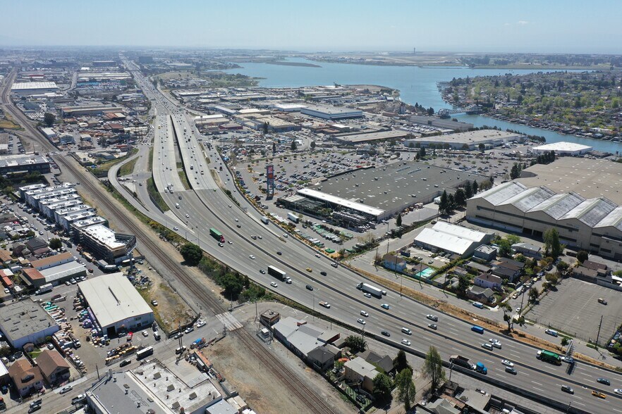 More Photos Of 3640 E 9th St, Oakland Service For Sale