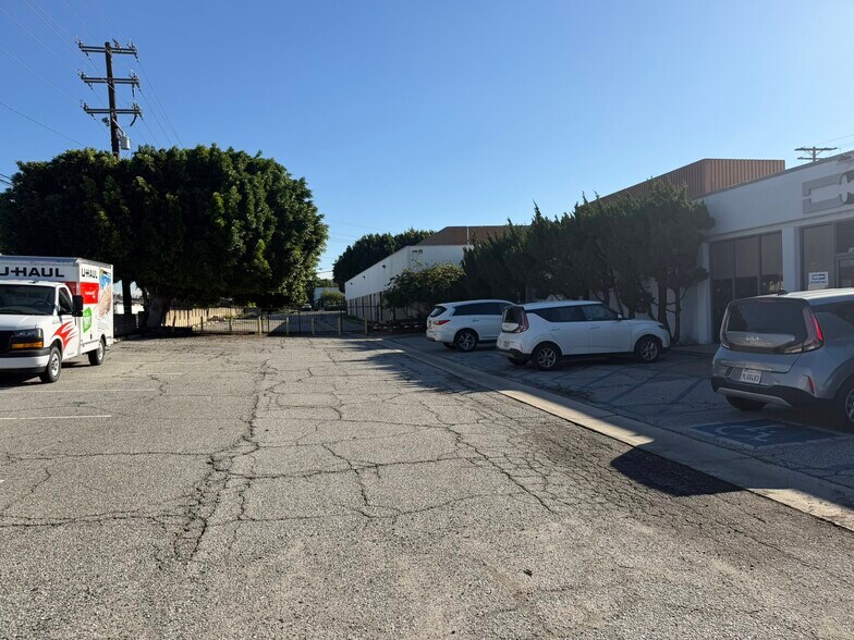 More Photos Of 1238-1254 E Cypress St, Covina Distribution For Lease