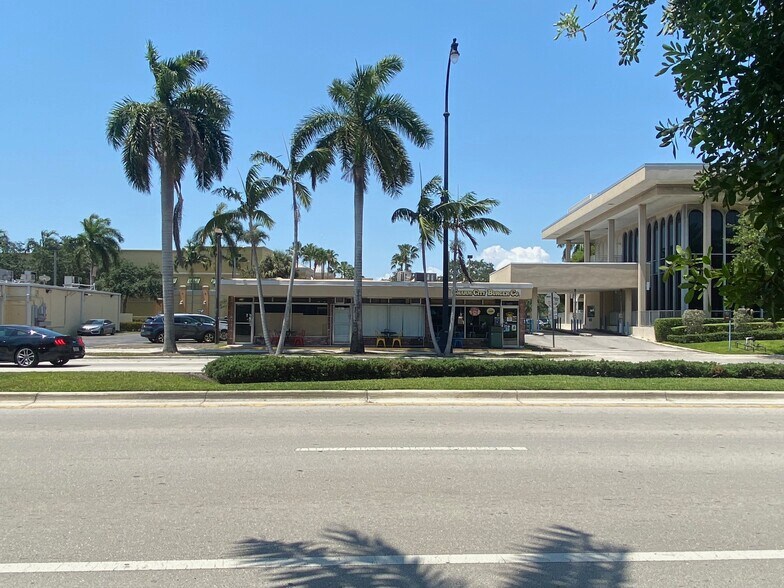 More Photos Of 1136-1140 E Hillsboro Blvd, Deerfield Beach General Retail For Sale