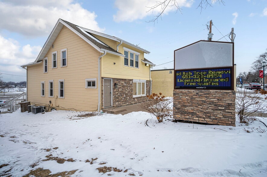 More Photos Of 3826 W Broadway Ave, Minneapolis Medical For Sale