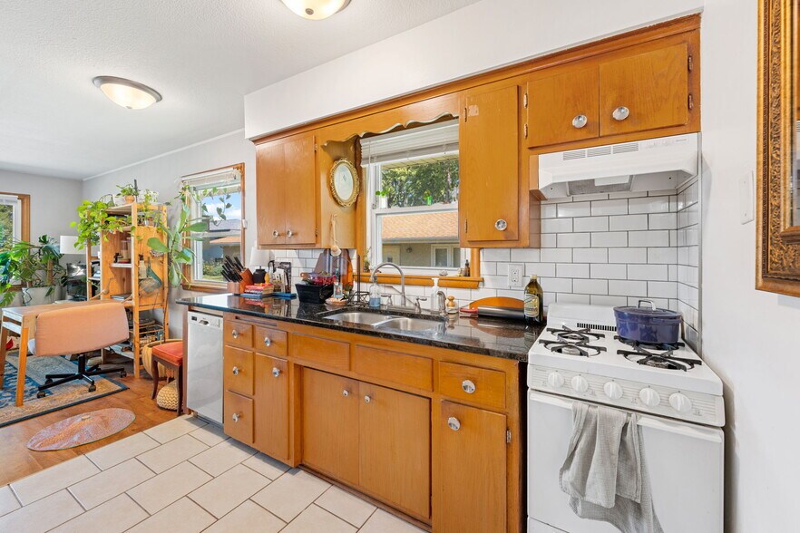 More Photos Of , Minneapolis Multifamily For Sale