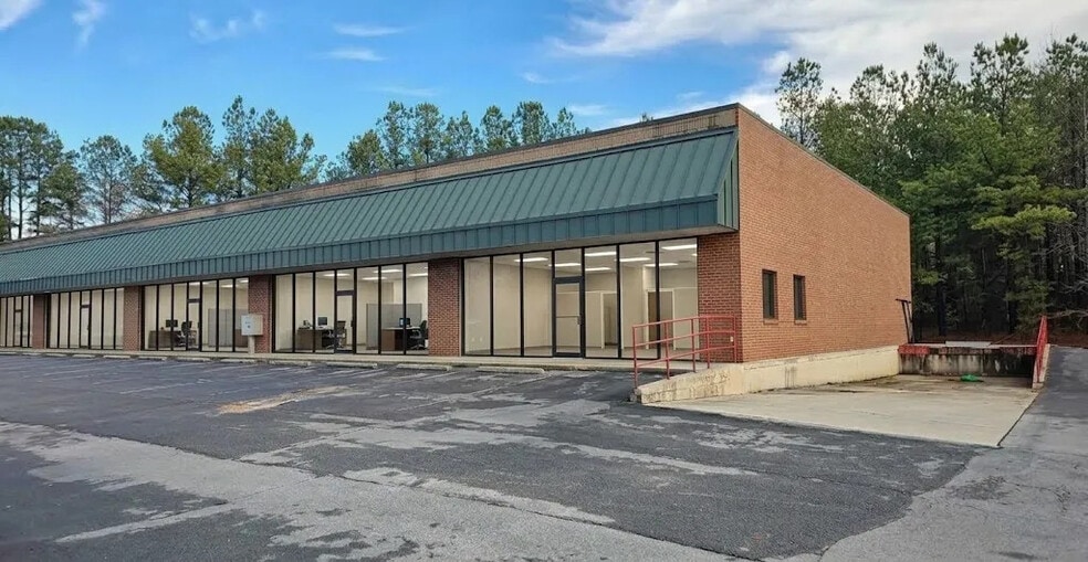 More Photos Of 5143 Belle Wood Ct, Buford Warehouse For Lease