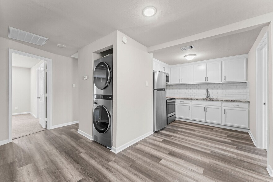 More Photos Of 6640 W Montgomery Rd, Houston Office For Sale