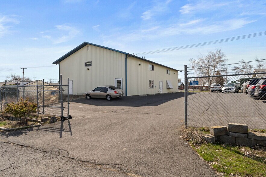 More Photos Of 13315 W 13th Ave, Airway Heights Light Manufacturing For Sale