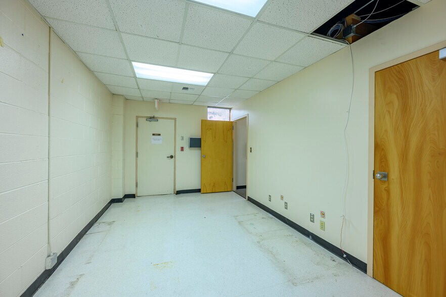 More Photos Of 424 NE Ford St, Mcminnville Office For Sale