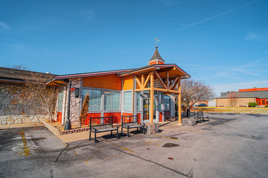 More Photos Of 853 N Glenstone Ave, Springfield Restaurant For Lease