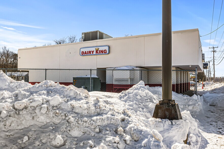 More Photos Of 1535 Memorial Dr, Chicopee General Retail For Sale