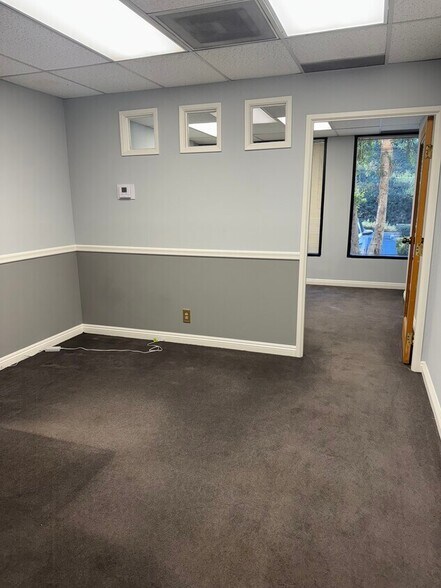 More Photos Of 30423 Canwood St, Agoura Hills Office For Sale