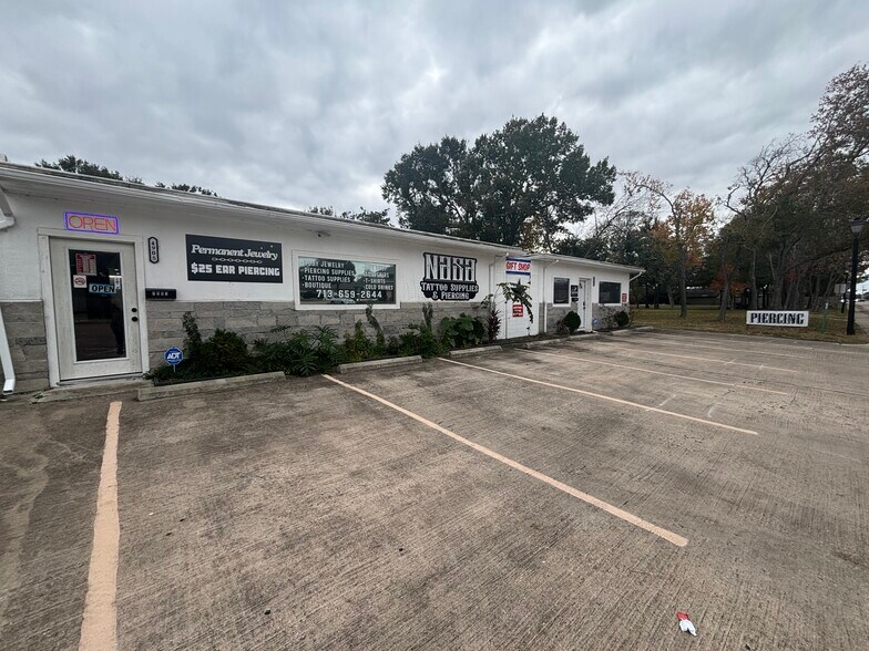 Primary Photo Of 4905-4907 E Nasa Pky, Seabrook Office For Sale