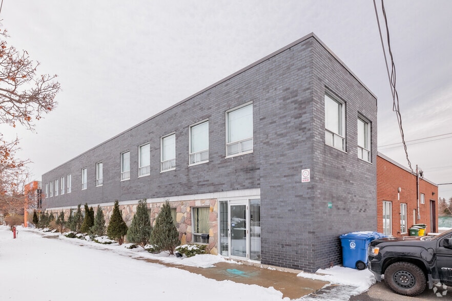 More Photos Of 88 Av Leacock, Pointe-claire Manufacturing For Sale