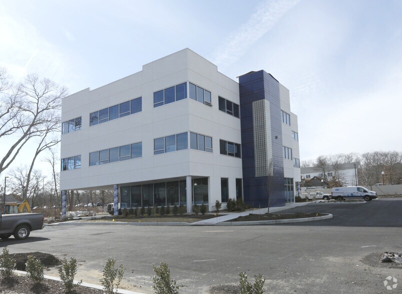 More Photos Of 456 Chestnut St, Lakewood Office For Lease