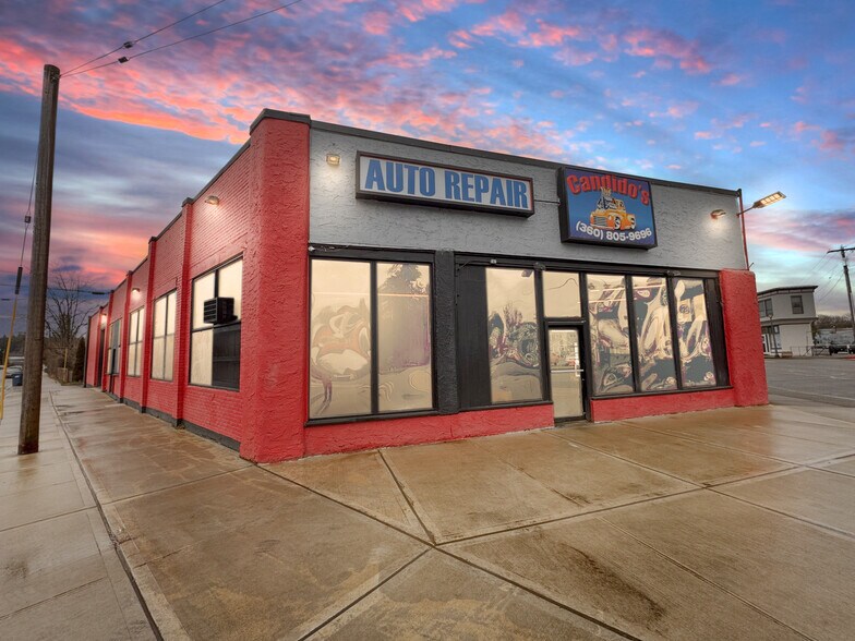 More Photos Of 225 W Main St, Monroe General Retail For Sale