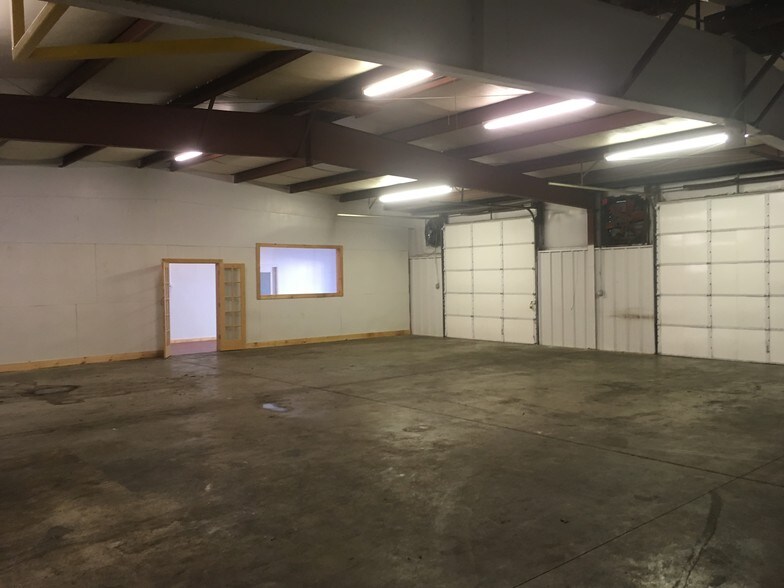Primary Photo Of 5644 Shattalon Dr, Winston-Salem Warehouse For Lease