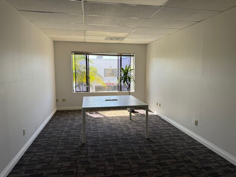 More Photos Of 7670 Opportunity Rd, San Diego Office For Lease