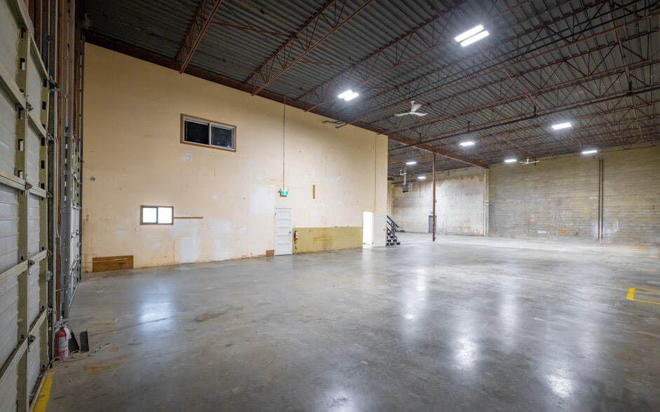 More Photos Of 2620 Simpson Rd, Richmond Warehouse For Sale