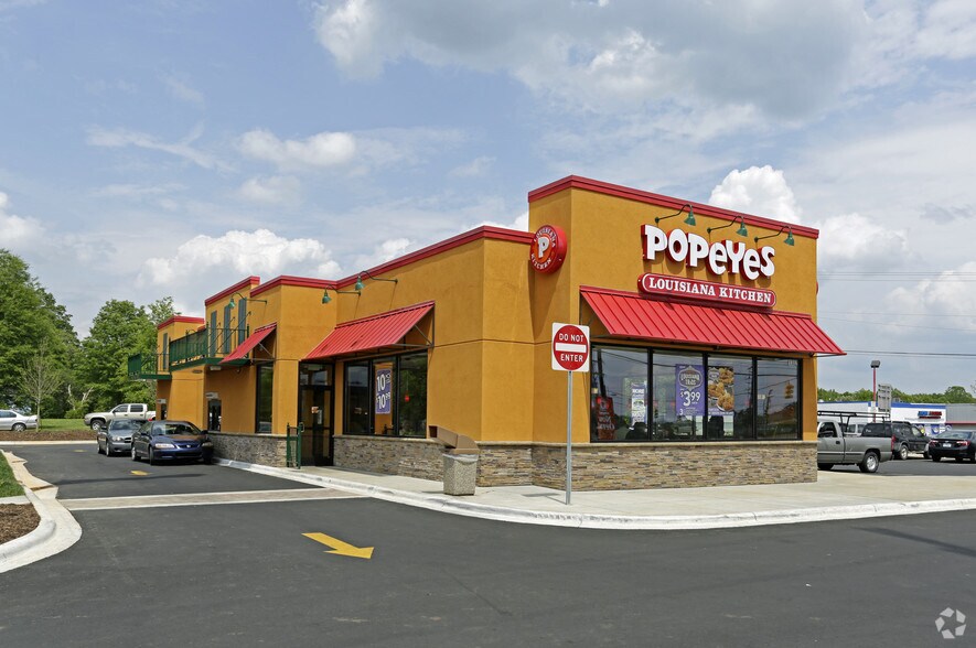 Primary Photo Of 1302 W Roosevelt Blvd, Monroe Fast Food For Lease