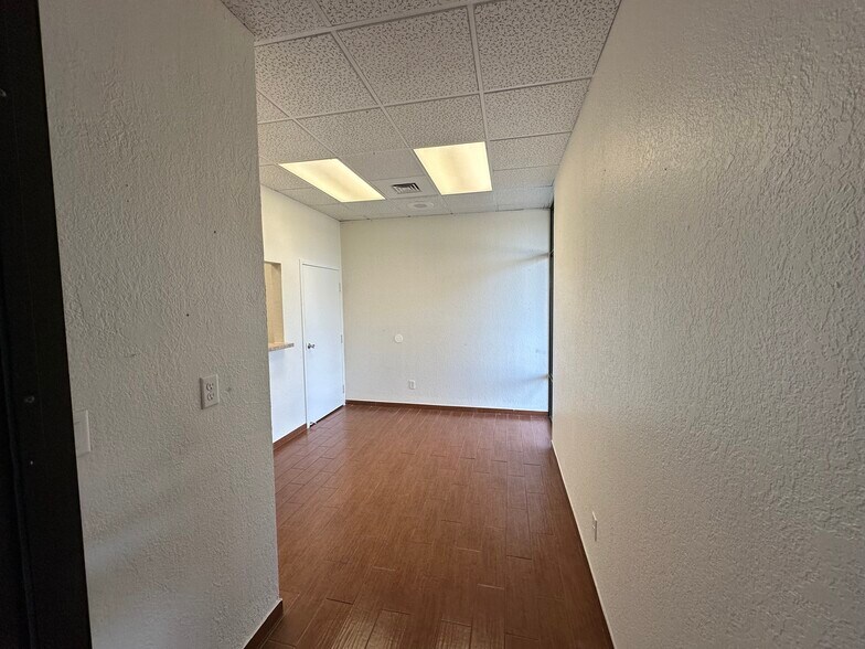 More Photos Of 1280 Hawkins Blvd, El Paso Office For Lease
