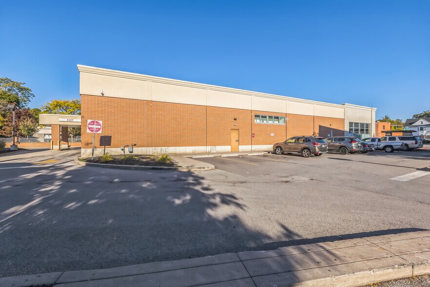 More Photos Of 565 Monroe Ave, Rochester Freestanding For Lease