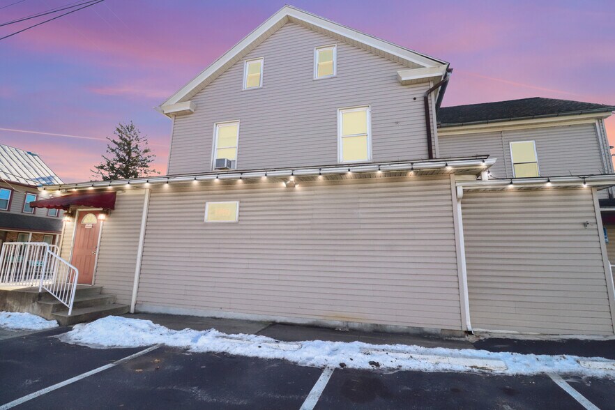 More Photos Of 7646 Lancaster Ave, Myerstown Restaurant For Sale