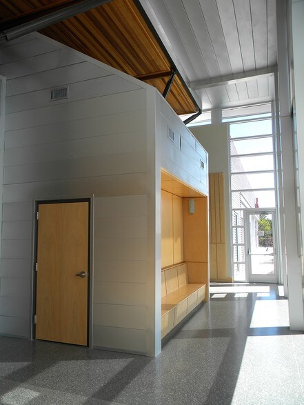 More Photos Of 8115 Market St, Wilmington Office For Sale