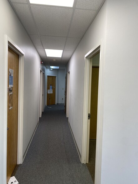 More Photos Of 960 Corporate Dr, Hillsborough Office For Lease